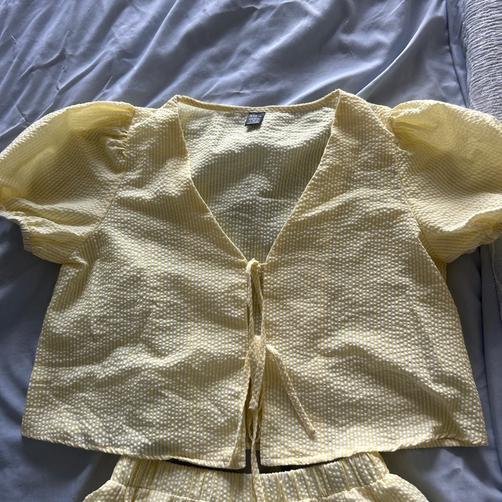 Yellow Textured Two-Piece Set - Picture 2 of 3